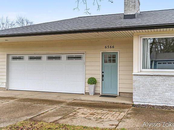 3rd image of 6566 Cherrywood Ave
