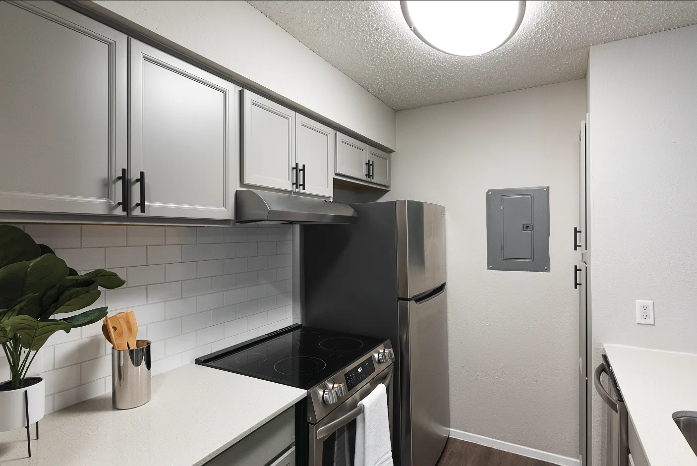 Decker Apartment Homes — Photo 3