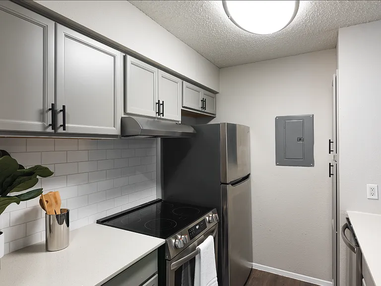 Decker Apartment Homes — Photo 3