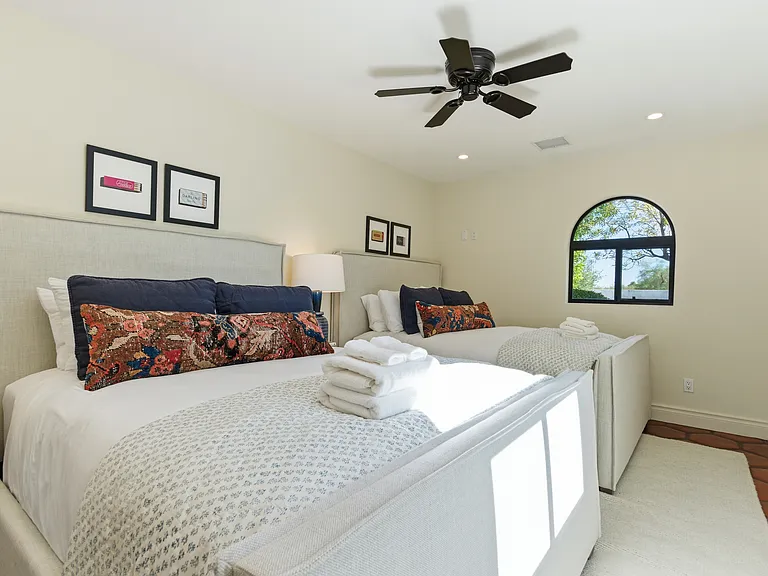 5828 E Cactus Wren Rd — Photo 24