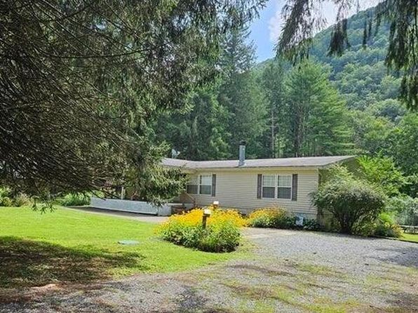 68 Sassafras Ln, Waterville, PA 17776