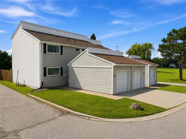 7001 Casey St #38, Niagara Falls, ON L2J 3G6
