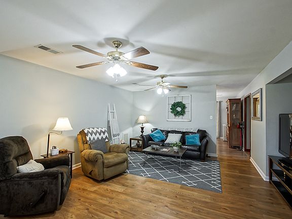 5th image of 8640 Eagle Dr