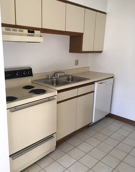 687 N High St #3H — Photo 6