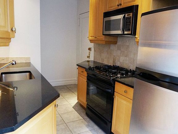 3rd image of 151 E 80th St APT 9C