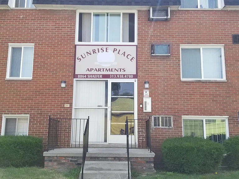 Sunrise Place Apartments — Photo 19