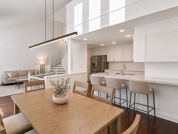 3rd image of 557 Biscayne Drive