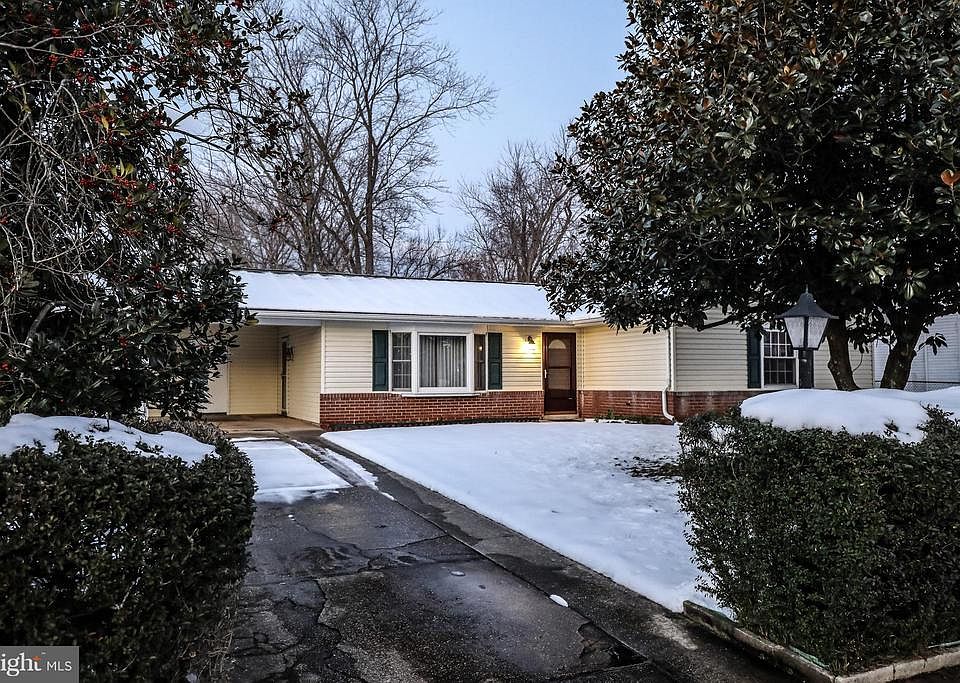 2nd image of 816 Stone Ave