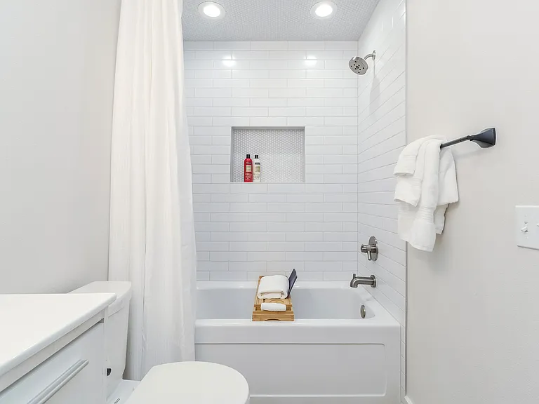 1168 SE Sentry Dr — Photo 4