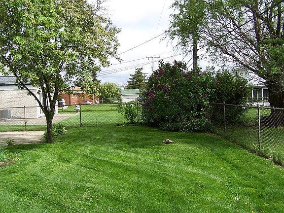 4th image of 34840 Campus Dr
