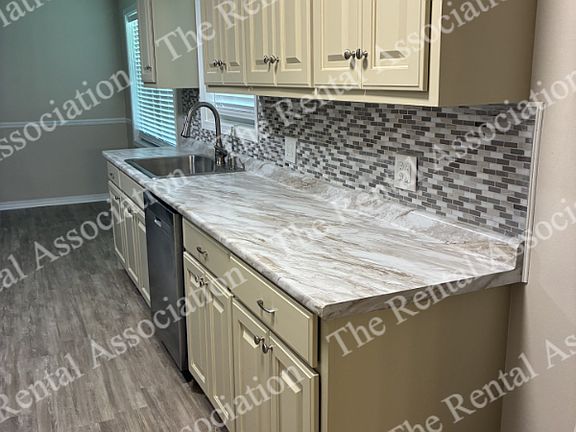 4th image of 396 Rowland Rd