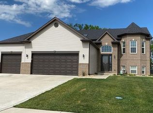 7210 E 102nd Pl, Crown Point, IN 46307