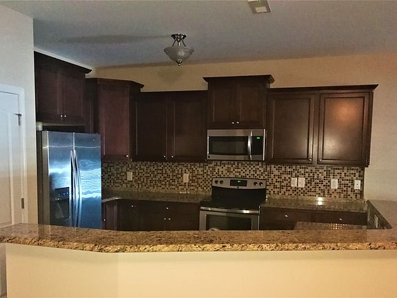3rd image of 3943 Northrop Dr
