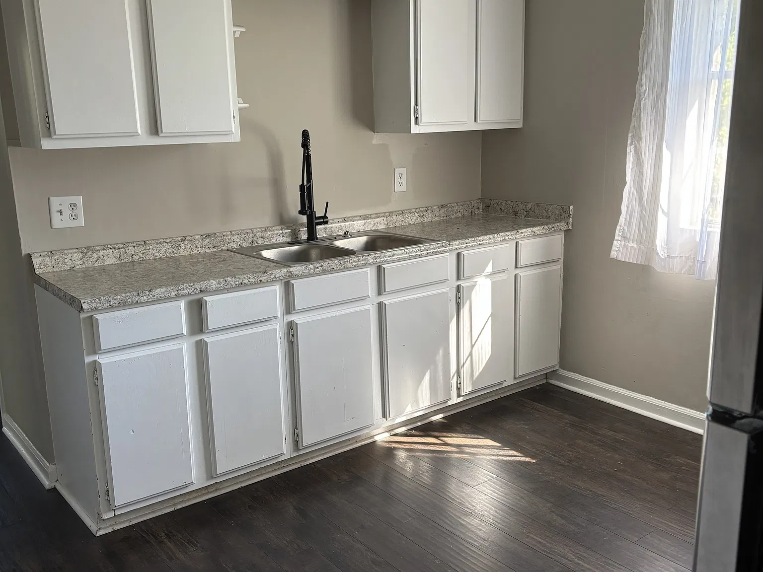 2 bed, $1,300 — Photo 4