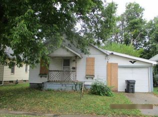 807 S 13th St, Pekin, IL 61554