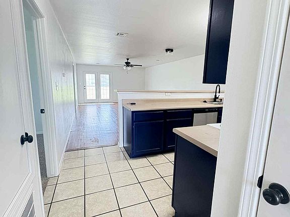 3rd image of 2709 Trailwood Dr #A