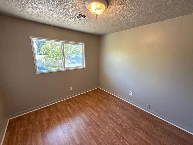 2551 23rd Ave SE — Photo 22