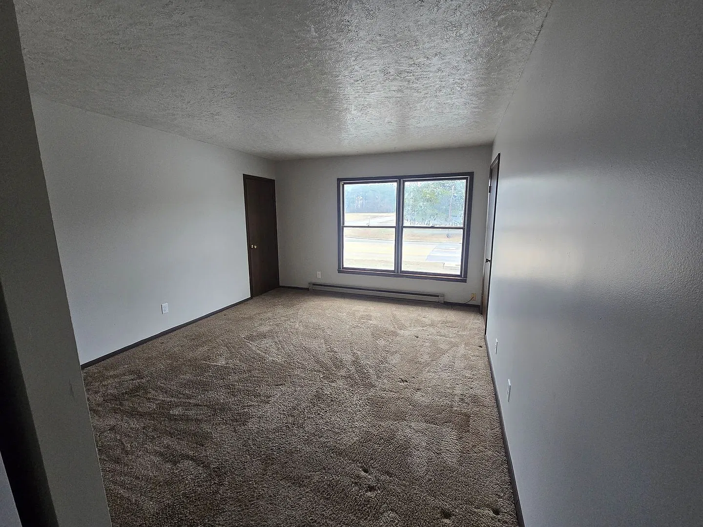 1501 S Division St — Photo 2