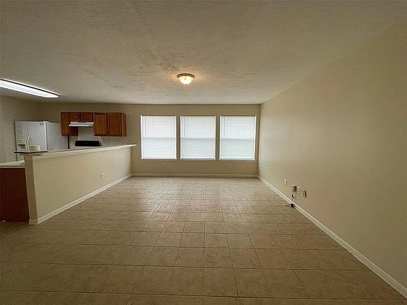3rd image of 6619 Valerian Ln