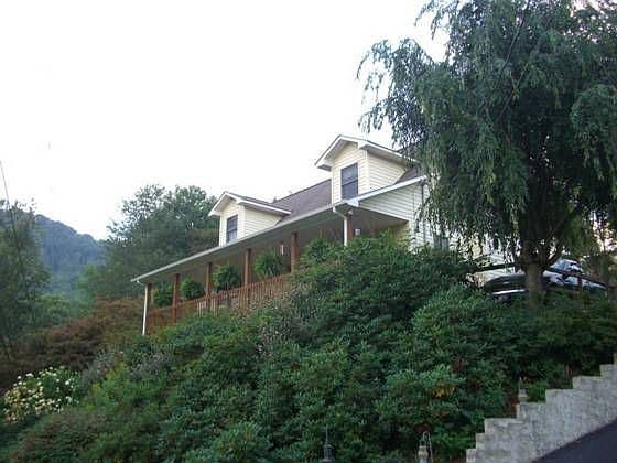 1st image of 271 Country Ln
