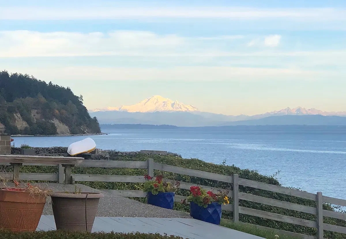Paradise on the Beach - Short-Term Rental - Seasonal — Photo 1