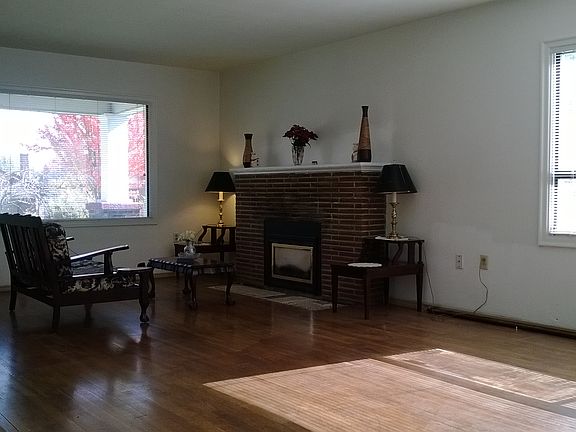 5th image of 4518 Fawcett Ave
