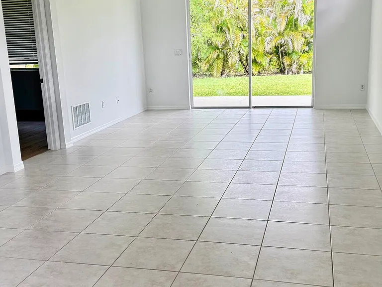 9728 SW Eastbrook Cir — Photo 5
