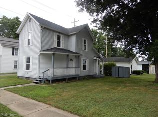 645 Alder St, Coshocton, OH 43812