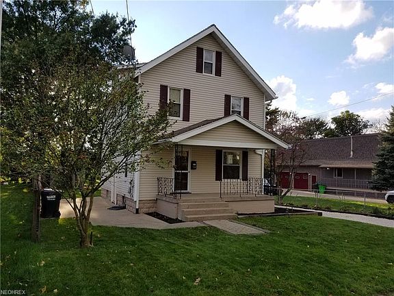 2nd image of 154 Grant St