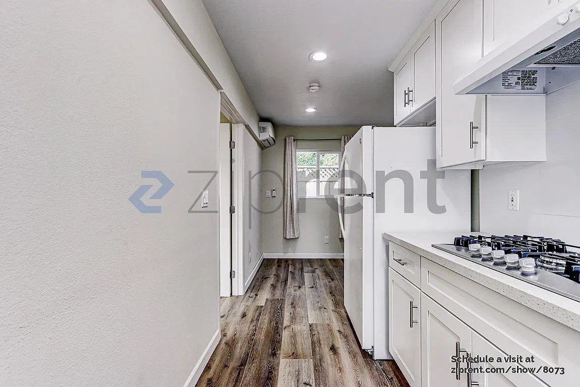 1 bed, 410 sqft, $2,250 — Photo 3