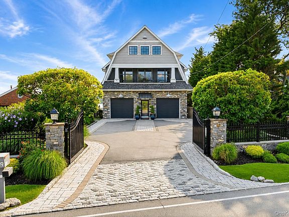 2nd image of 389 Asharoken Avenue
