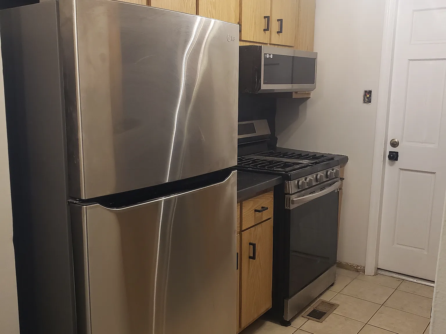 1 bed, 750 sqft, $1,095 — Photo 2
