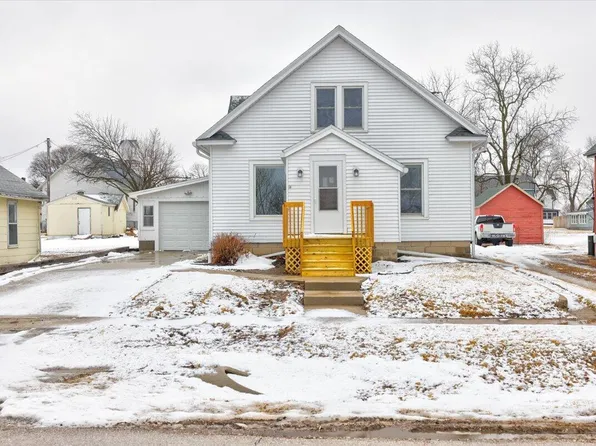 408 Cedar Ave, Woodward, IA 50276