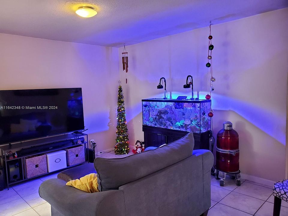 1st image of 4732 SW 33rd Ave APT 102