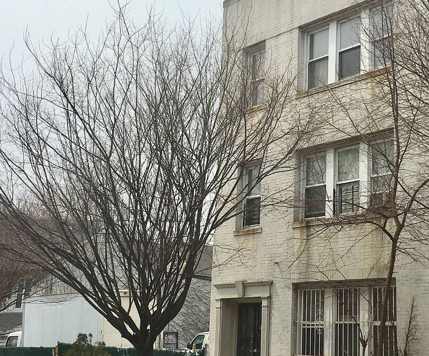 2nd image of 90 Montgomery Ave