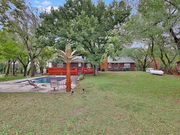 3rd image of 15147 NW 10th St
