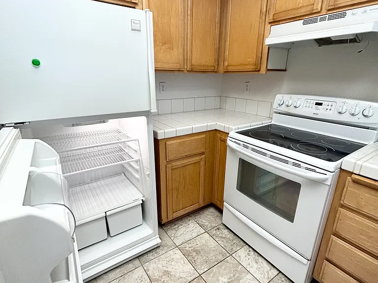 2527 Baywood Way — Photo 9