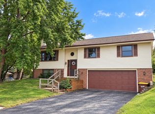3819 Harwood Ln, Rockford, IL 61114