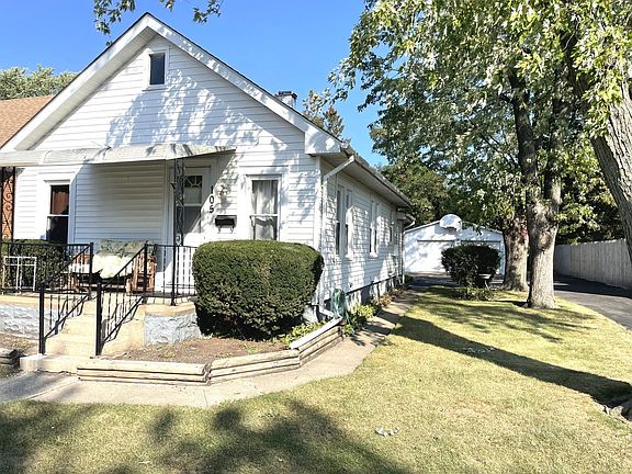 3rd image of 105 N Sumac Ave