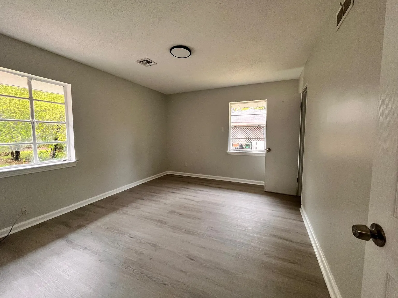 962 Hanover Drive - 1 — Photo 2