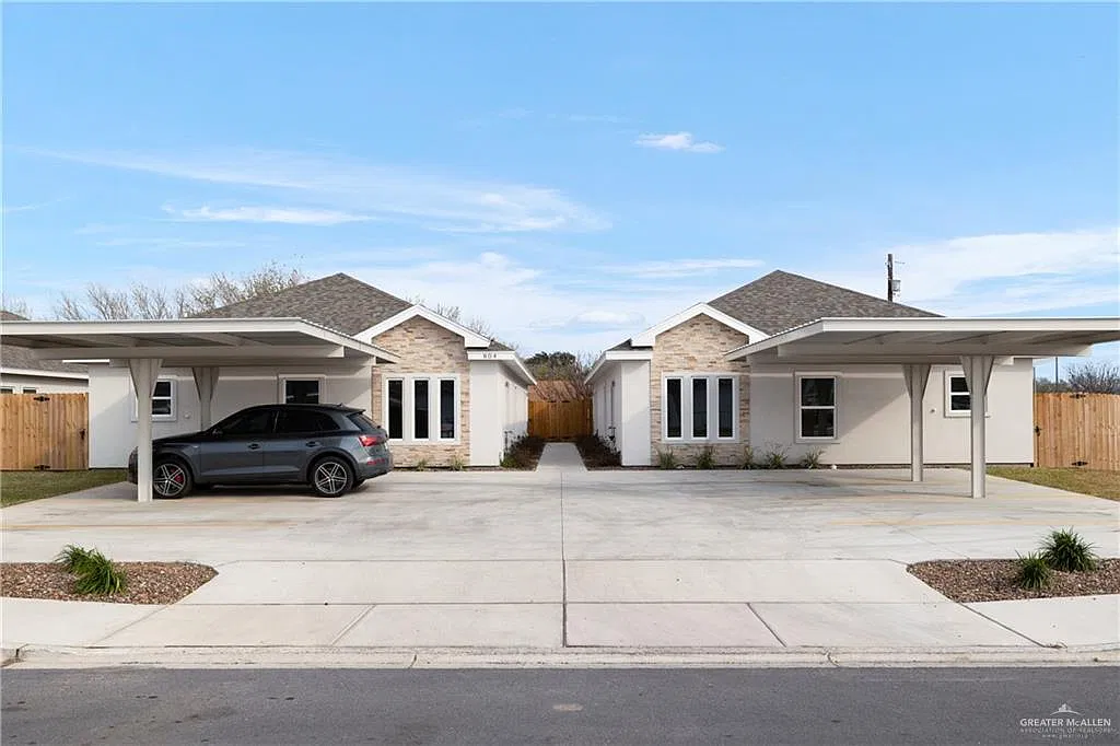 2 bed, 2.0 bath, 4224 sqft, $1,200 — Photo 1