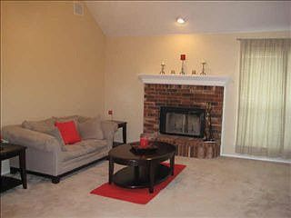 4th image of 915 Horizon Hills Dr