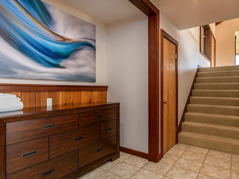 38051 Foothill Close — Photo 11