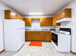 106 Sunny Meade Ln APT 4, Madison, WI 53713