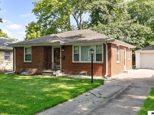 3848 Apple St, Lincoln, NE 68503