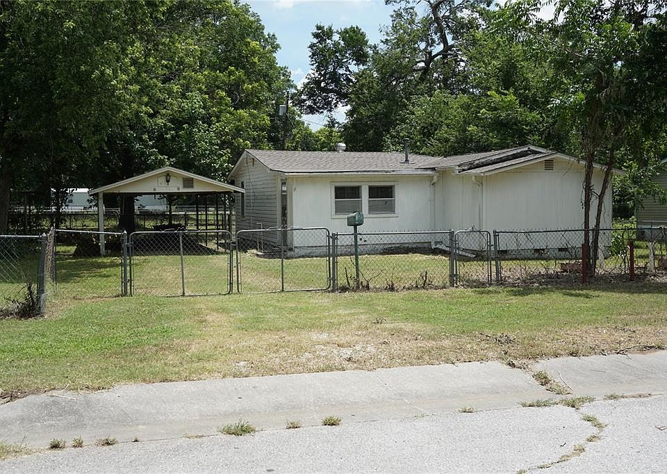 1st image of 806 S 2nd St