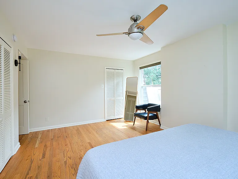 1318 Perry St NE — Photo 36