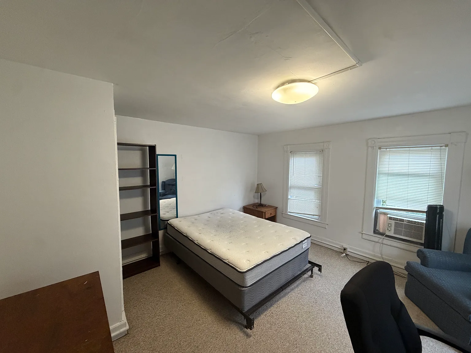 3 bed, 1100 sqft, $775 — Photo 2