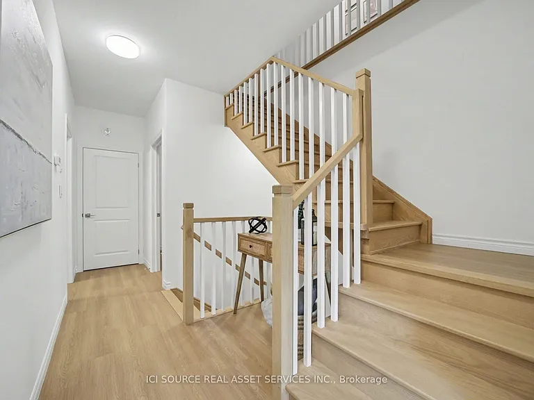 2 Slessor Blvd #10 — Photo 10
