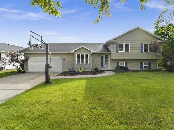 1032 Columbia Drive, Poynette, WI 53955